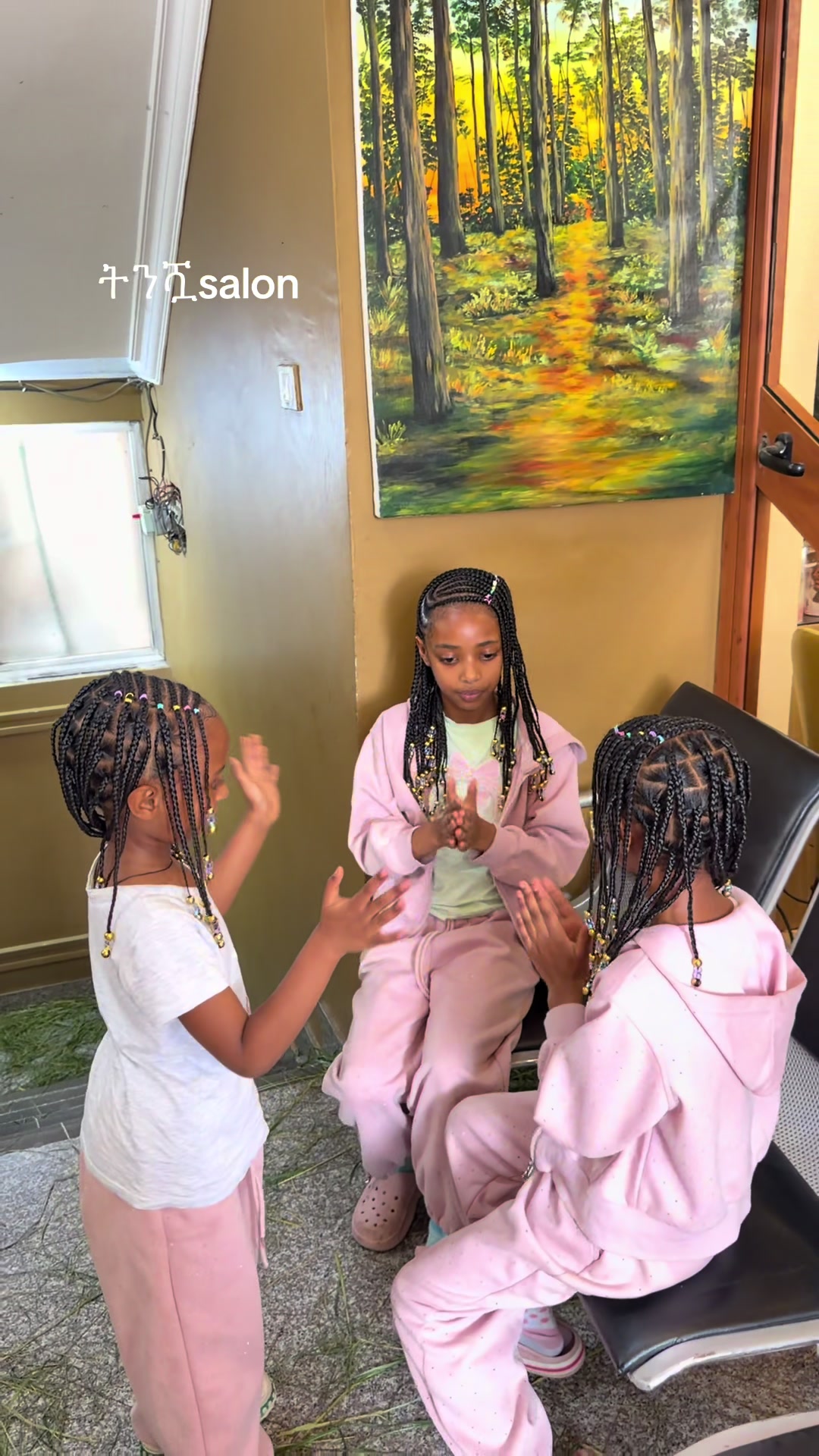 @Tommysimple-make up ትንሿ salon