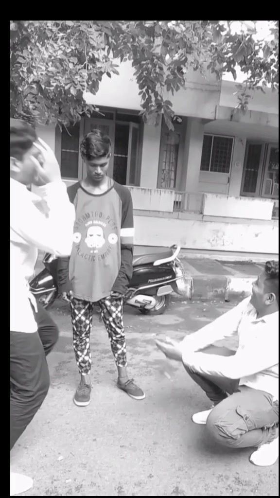 @SYXD_FARDEEN