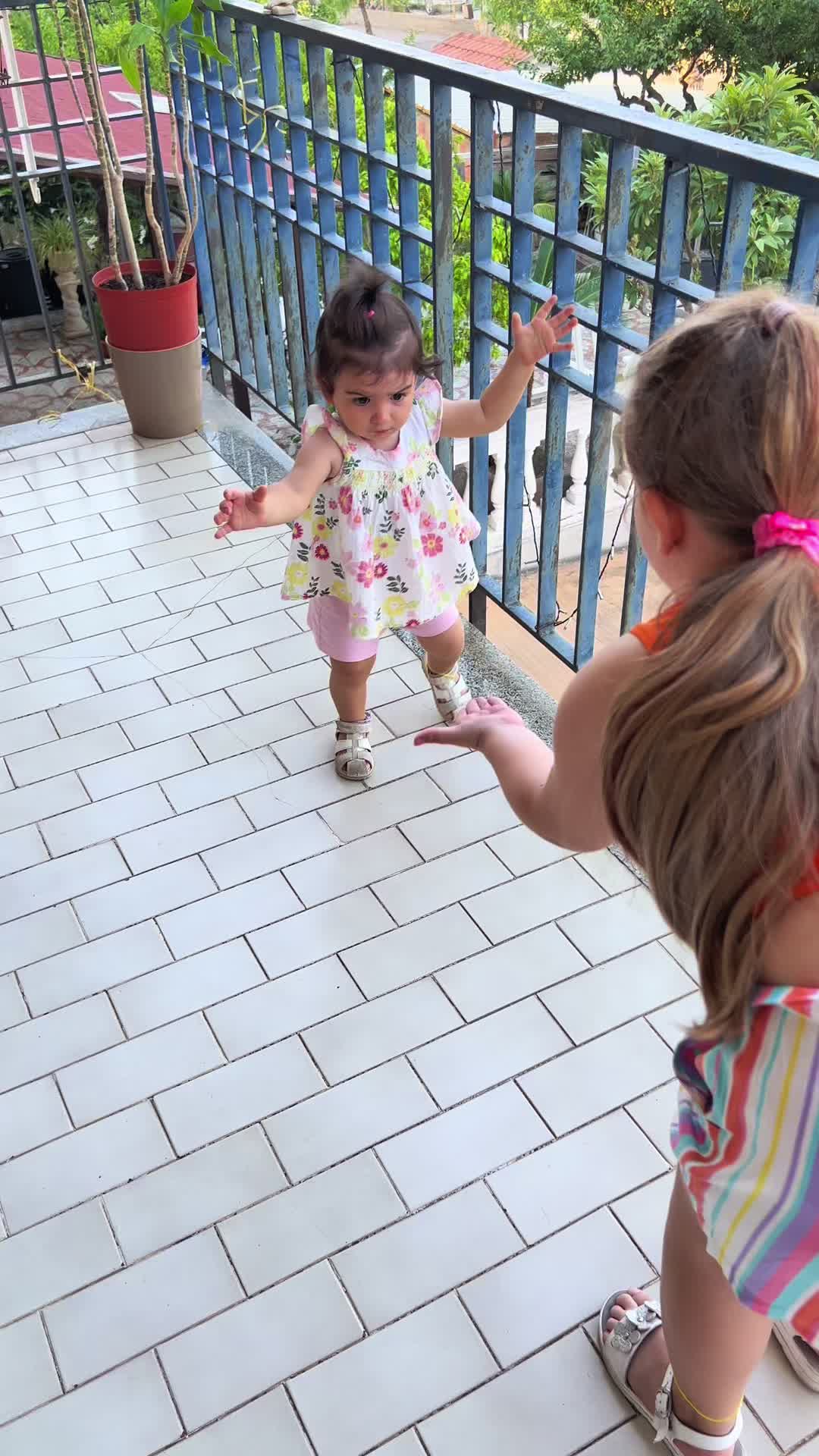 @vale.nicole.emily