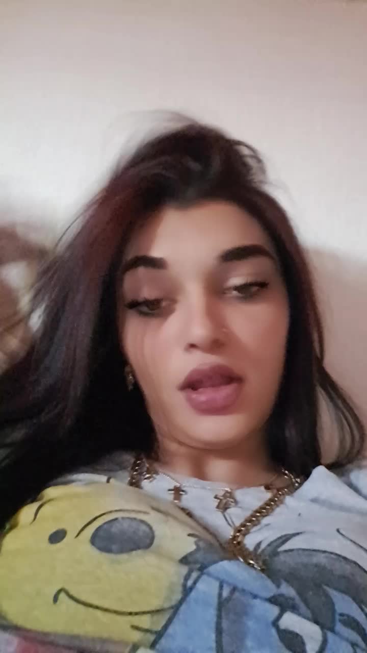 @Zs&auml;kll&icirc;nk&auml;&auml; zamira 🤭🥂♡