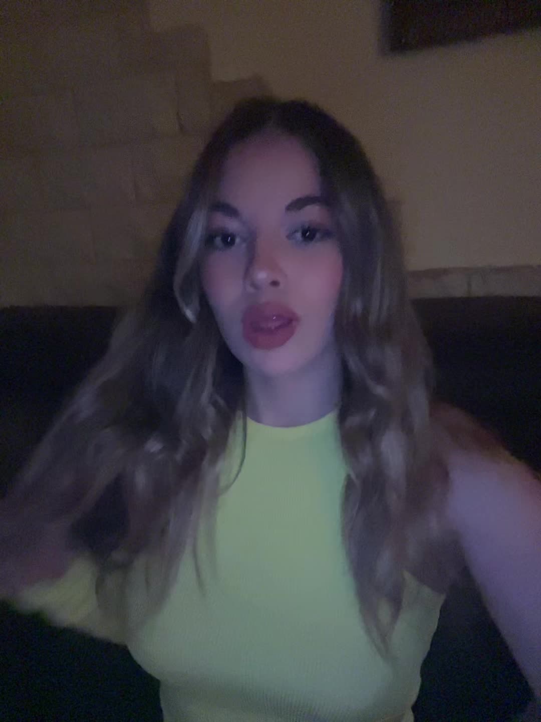 @laura