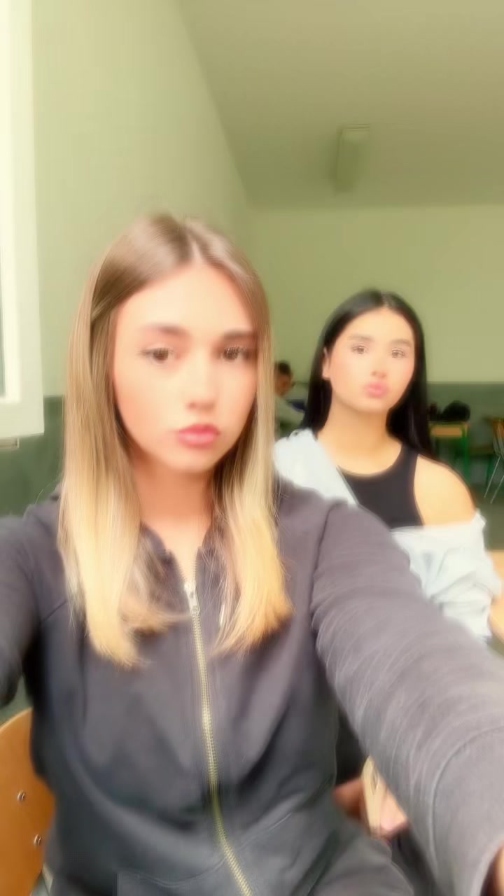 @🖤