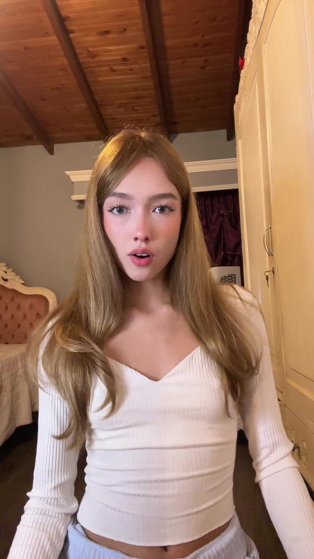 @Bella