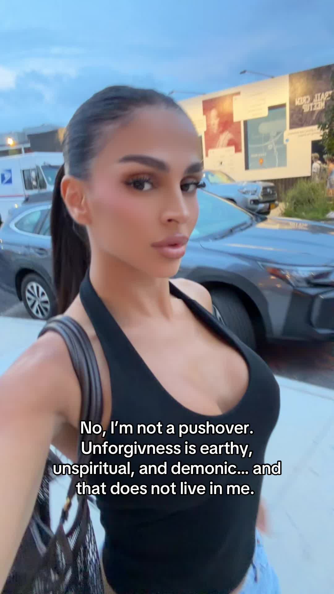 @nikkisarantos