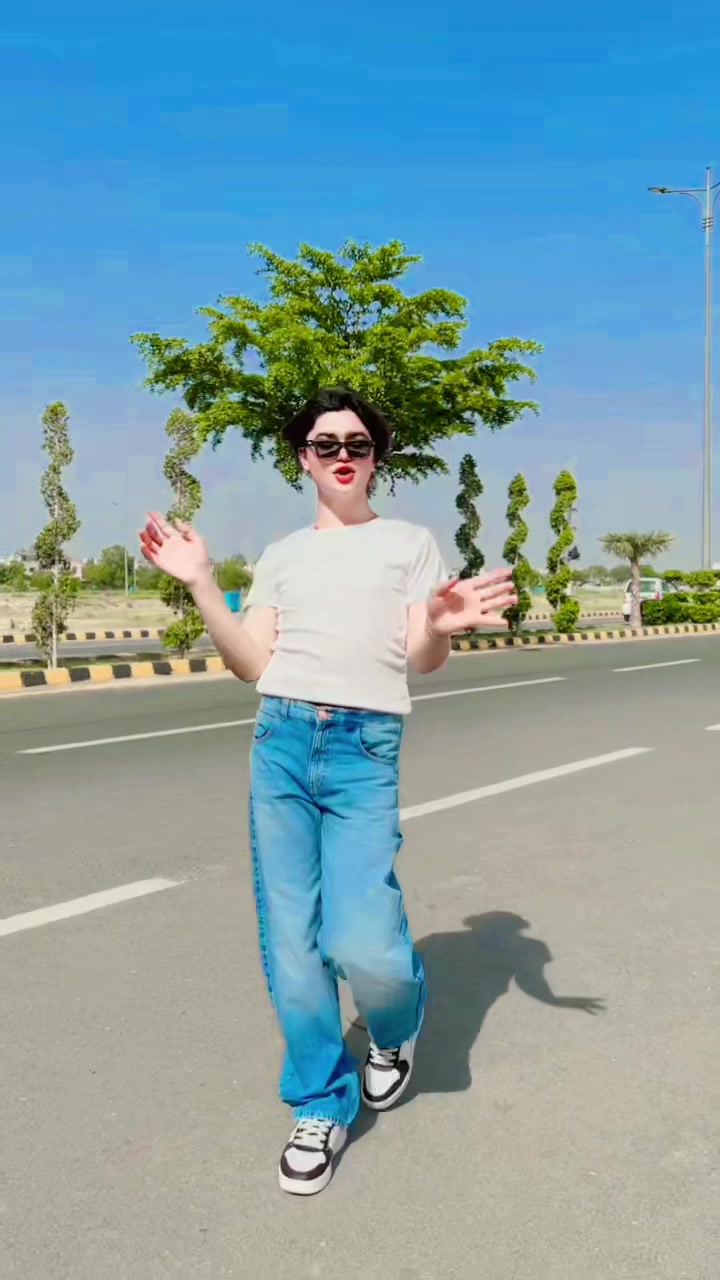 @Fadii Khan🥀🇦🇪🥵