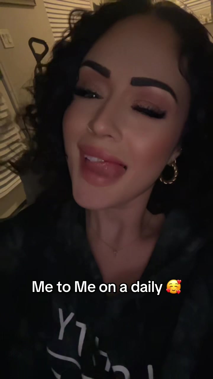 @Divinely_Dez