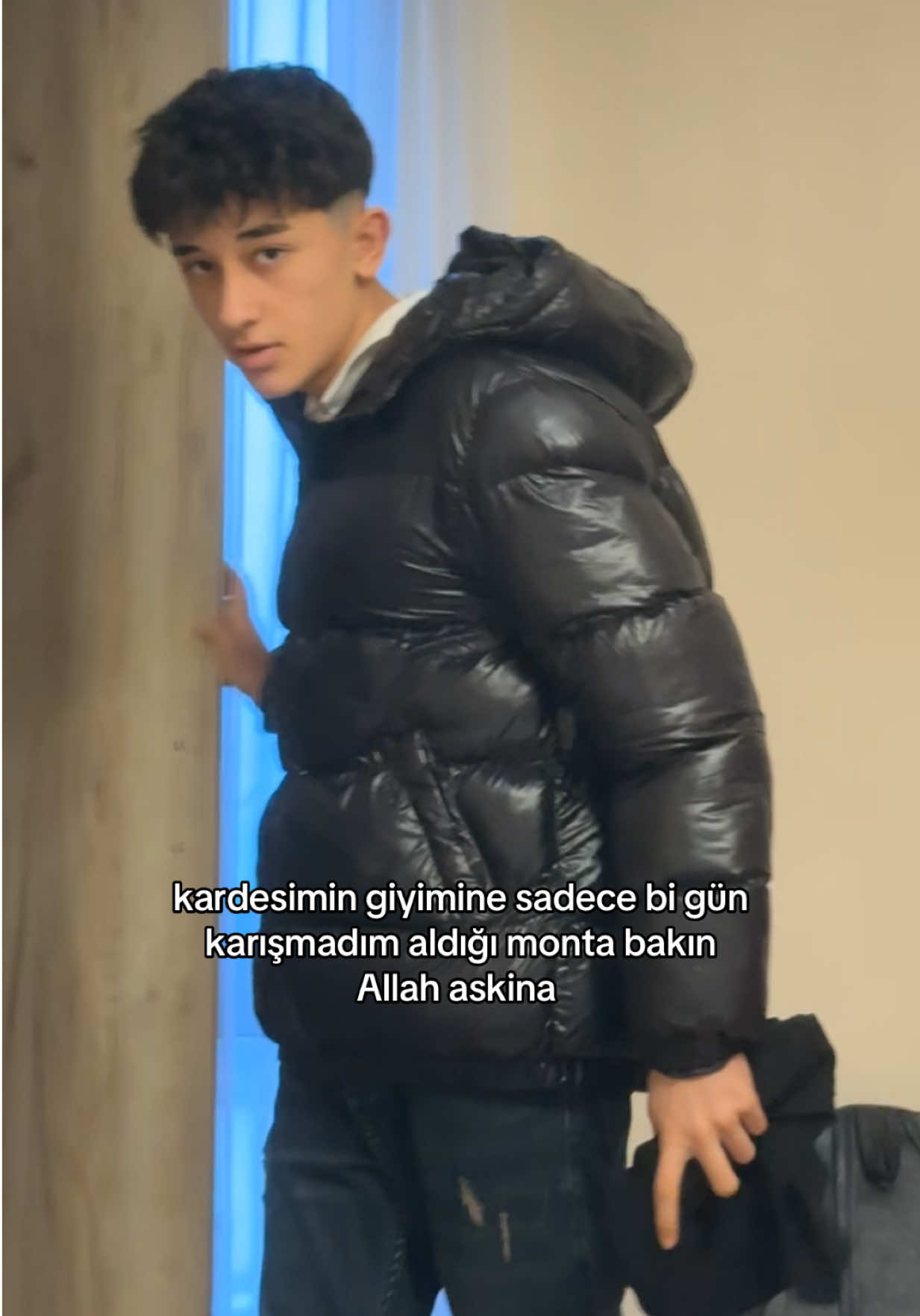 @whoishvn