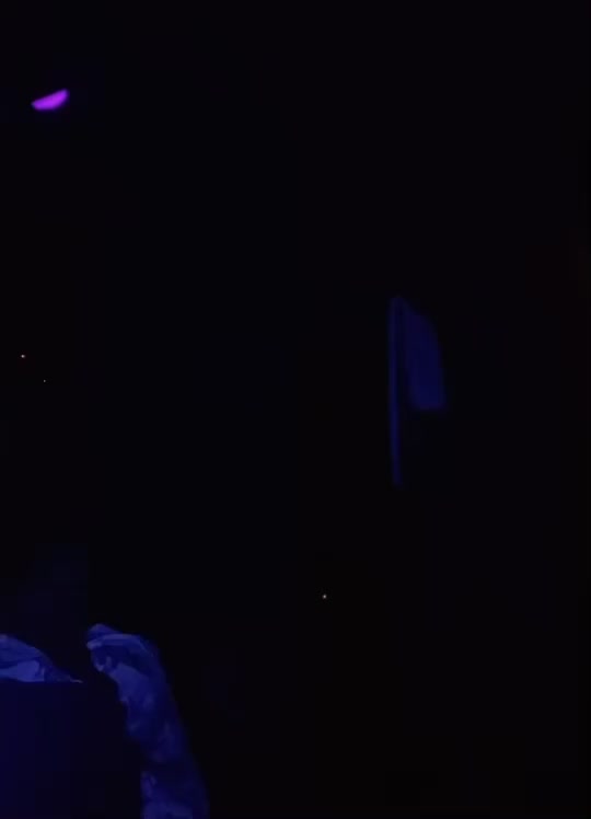 @Neon dancer