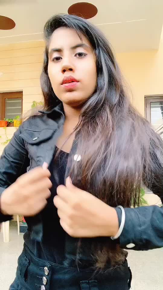 @khushneet kaur♥️💫