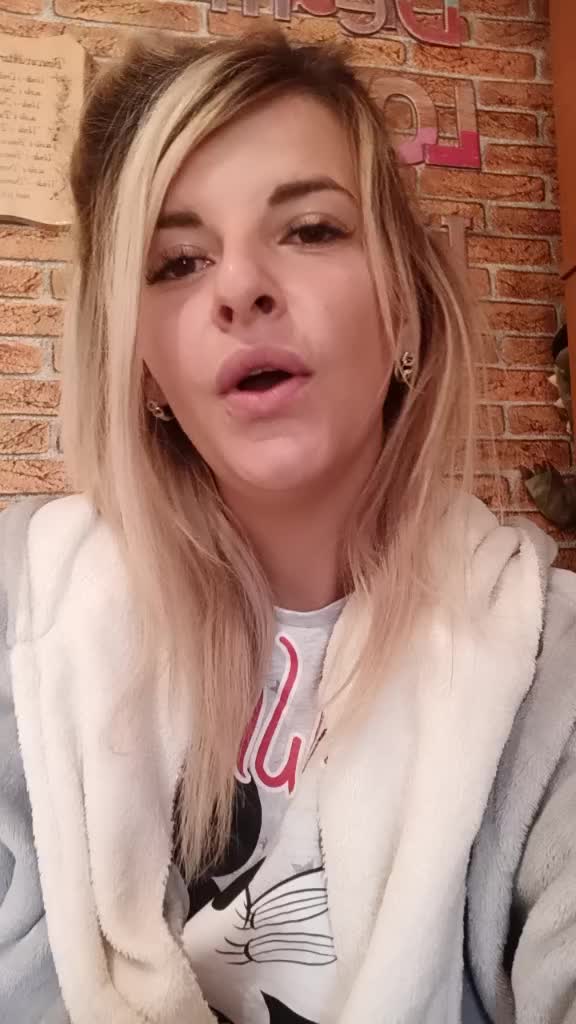 @Denisa den