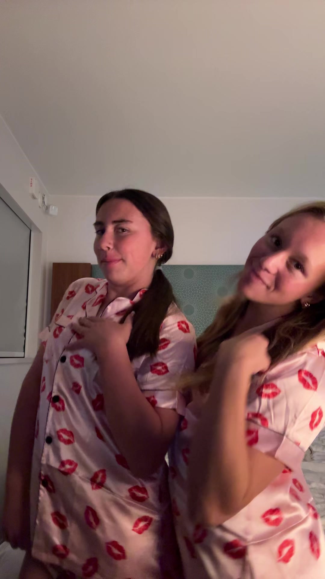@chlo 🥂🍒🥰💌