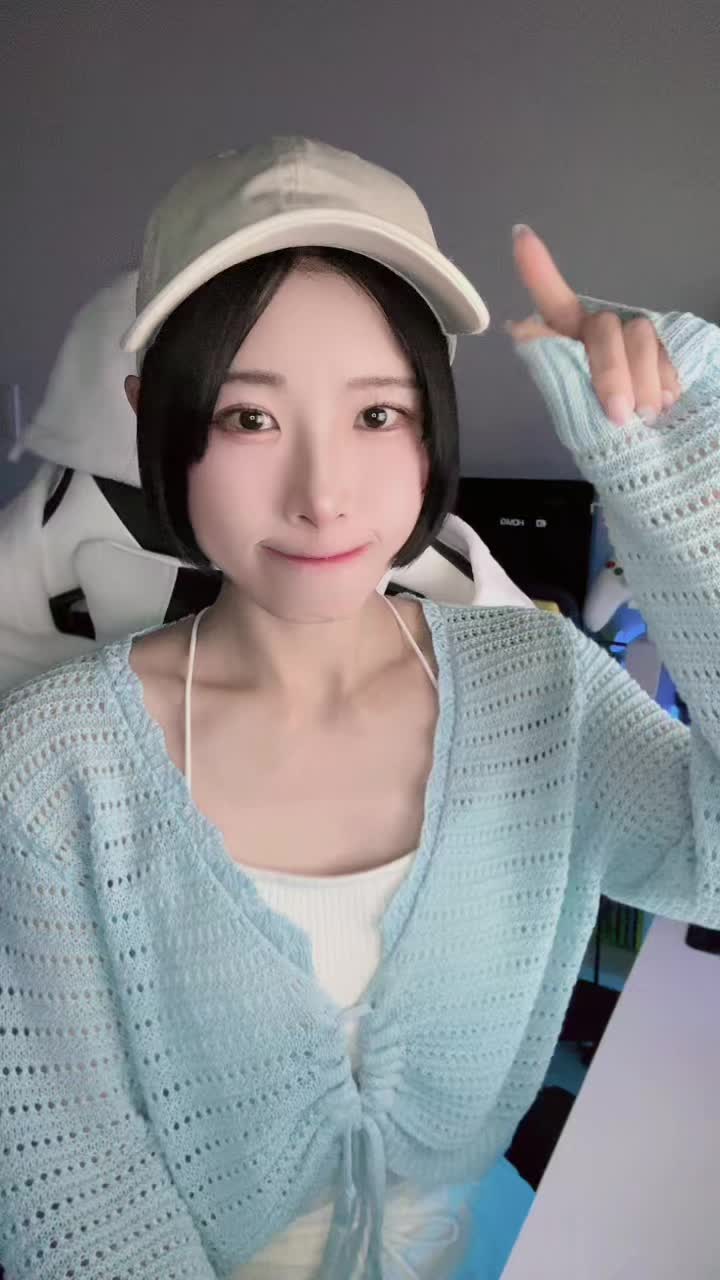@椎原えみ