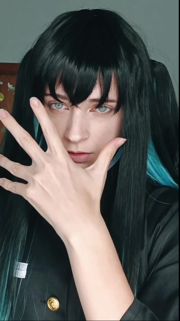 @Felixred_