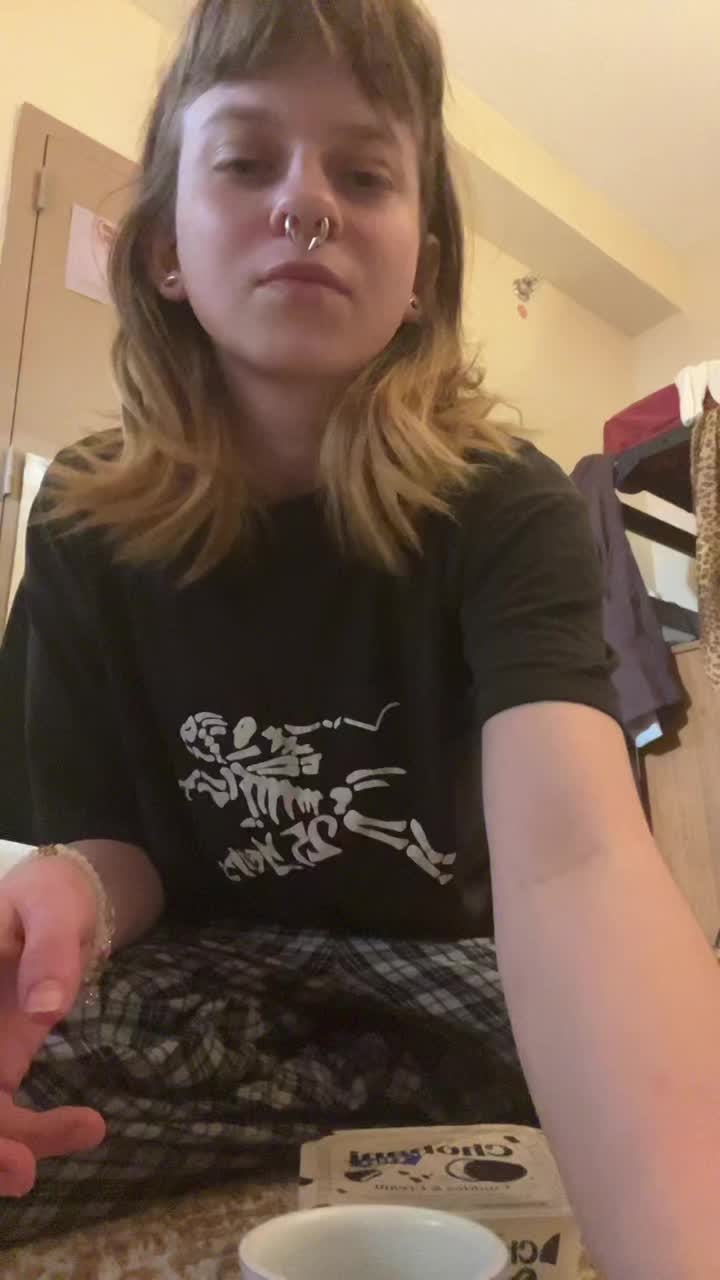 @greta🦇