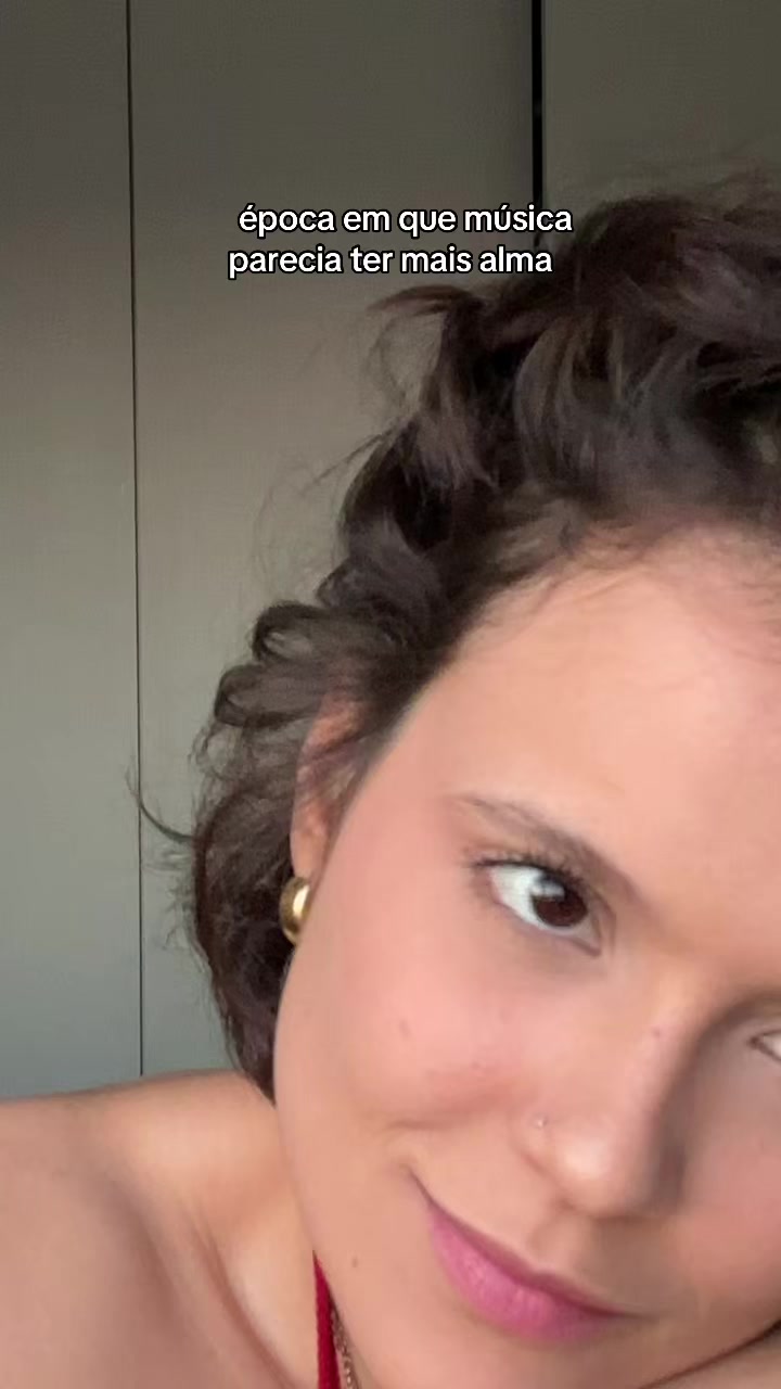 @_eduardaaquino