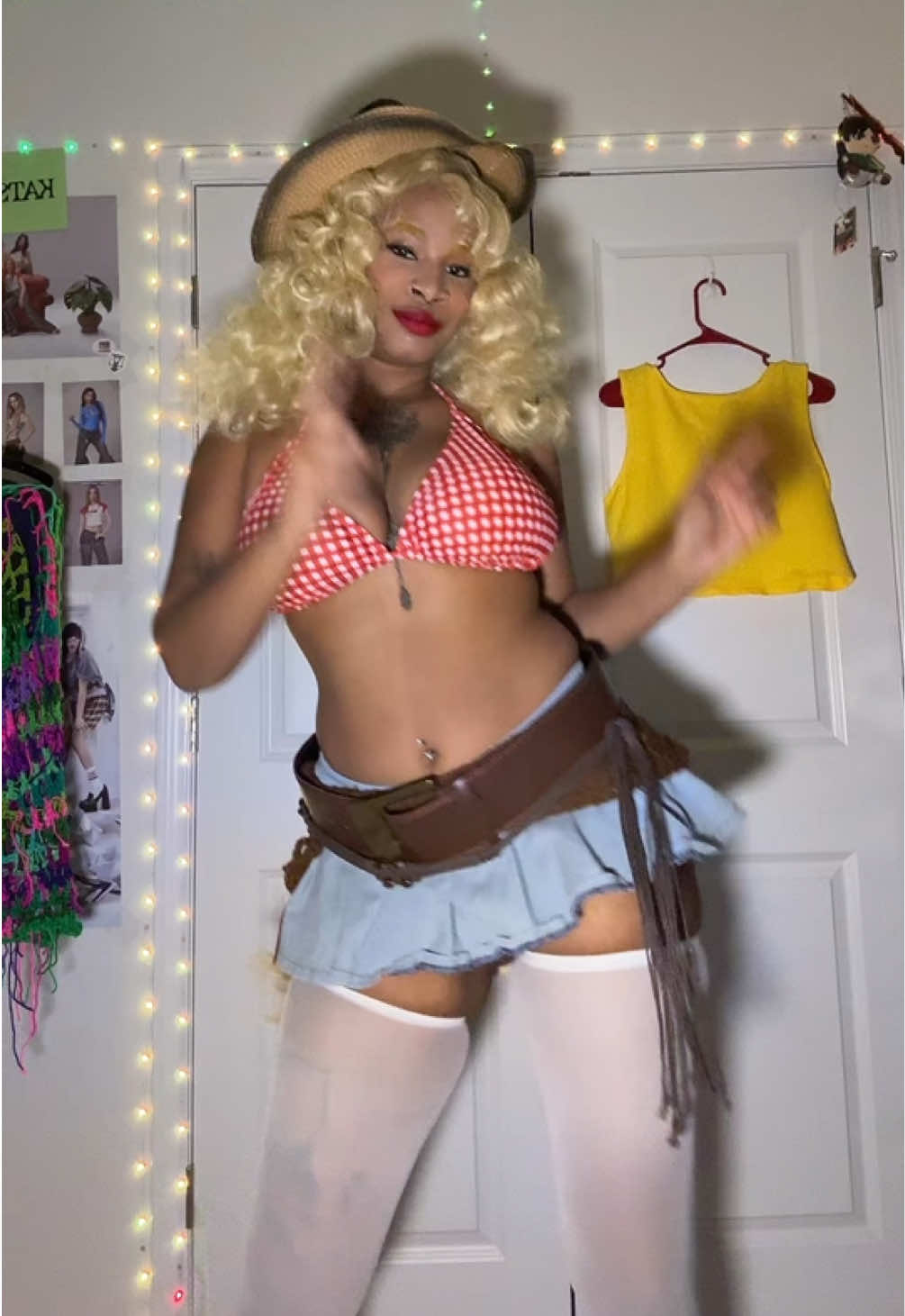 @CosplayonMars