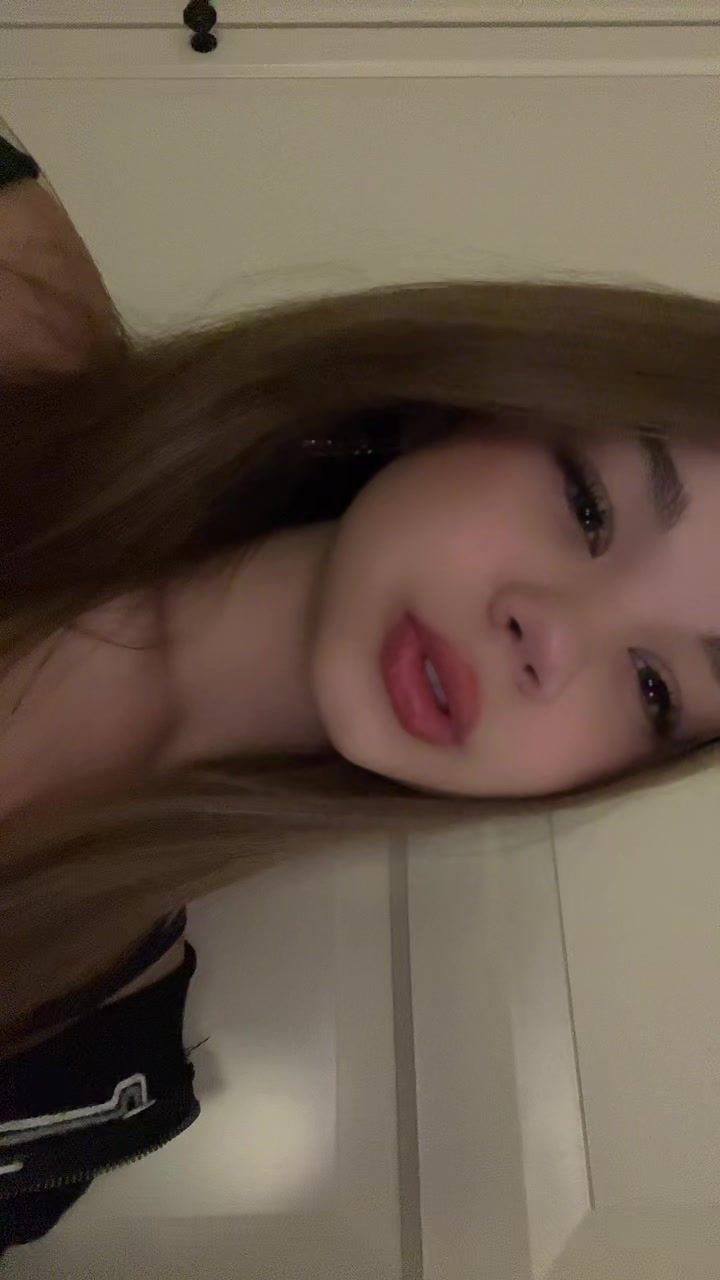 @Vikks💋
