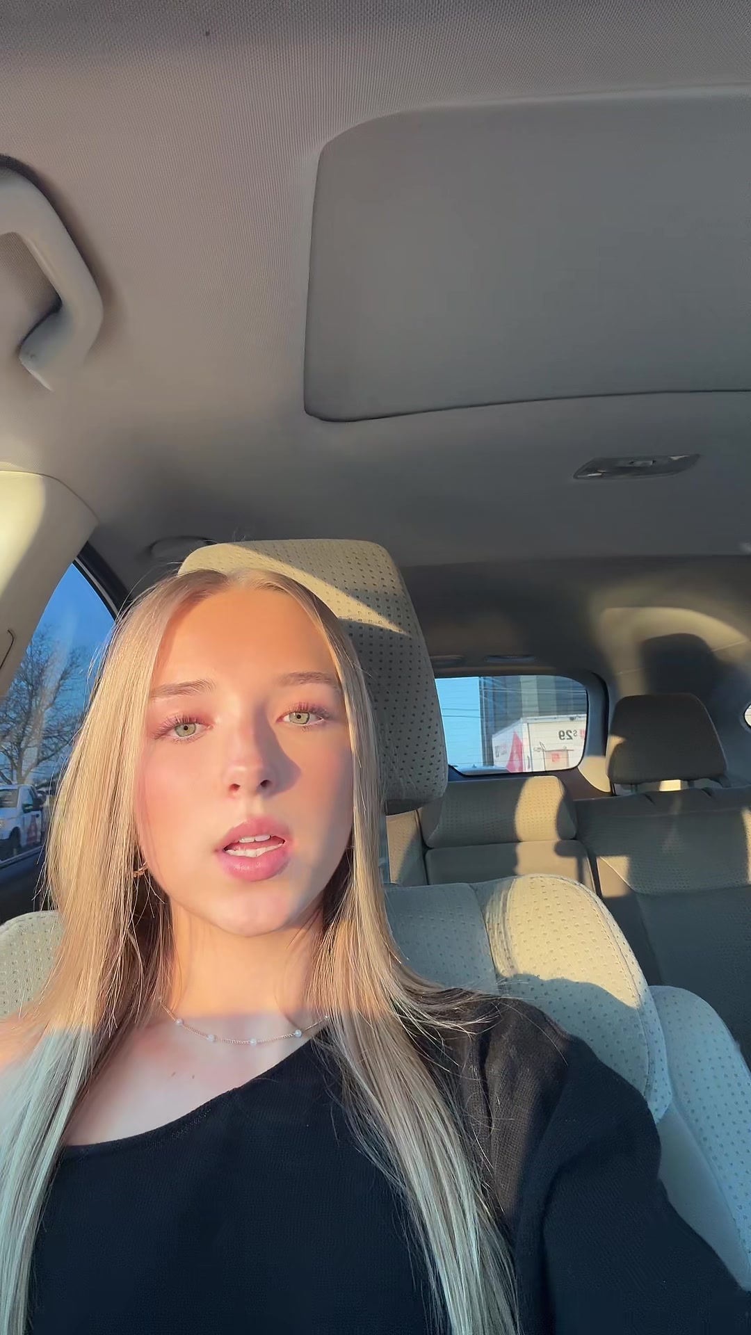 @👩🏼👩🏼