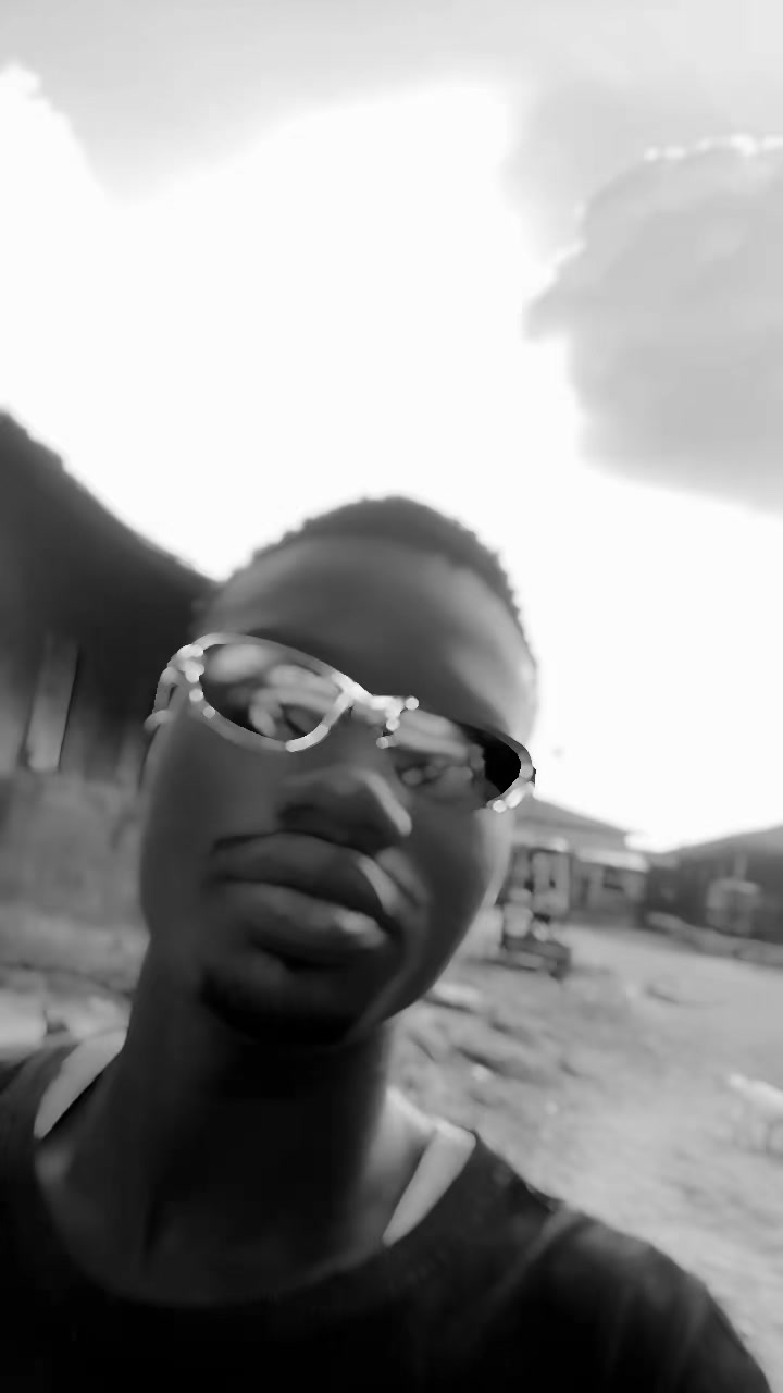 @{~INNOCENT BOI~}๐โ๏ธ๐