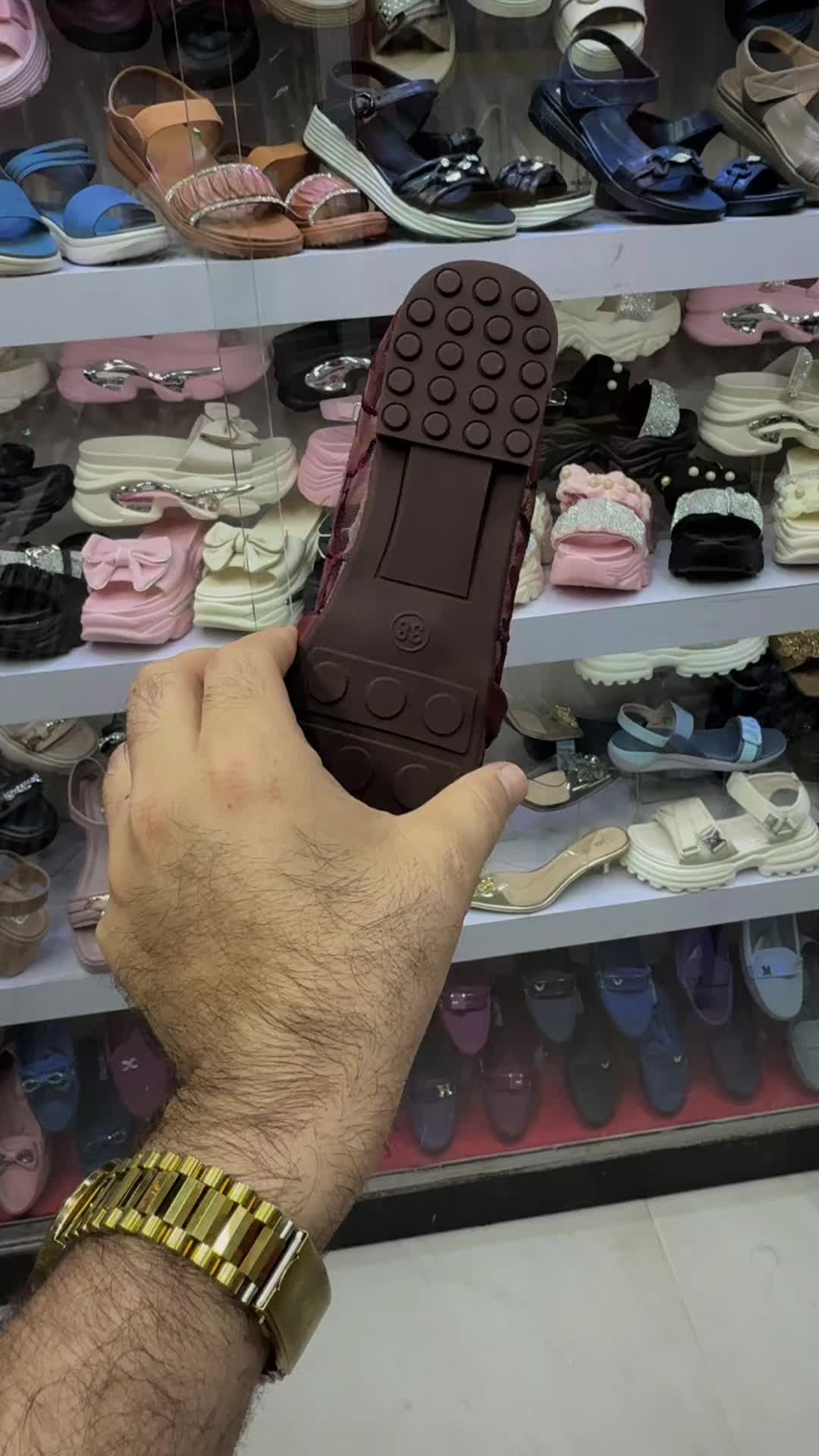 @shoes.shopping.center