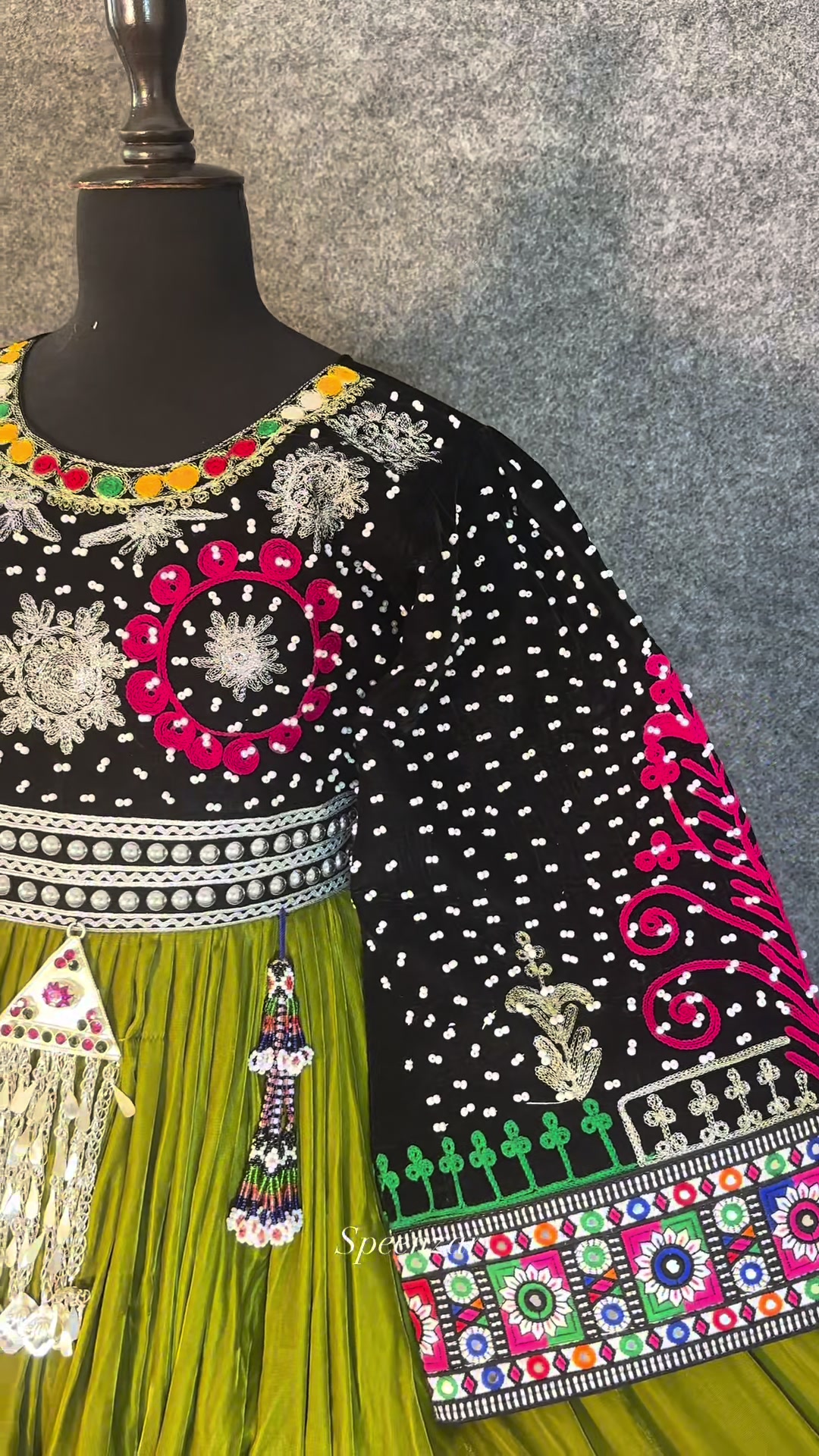 @Afghan Speenzar | Kochi dress