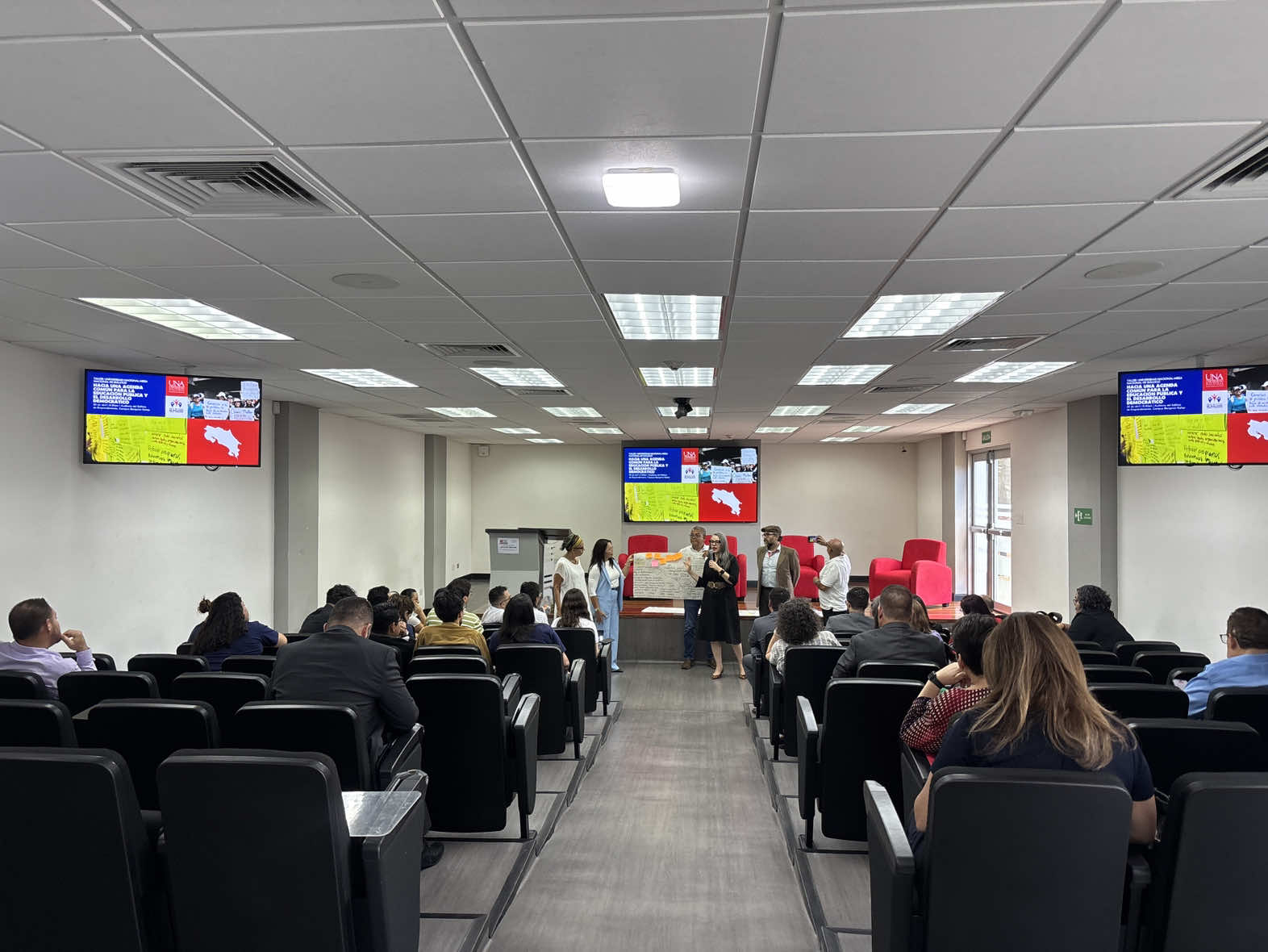 @Mesa Nacional de Di&aacute;logo CR