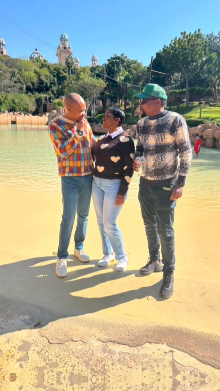 @Tlhalenova Mariri🇿🇦😍