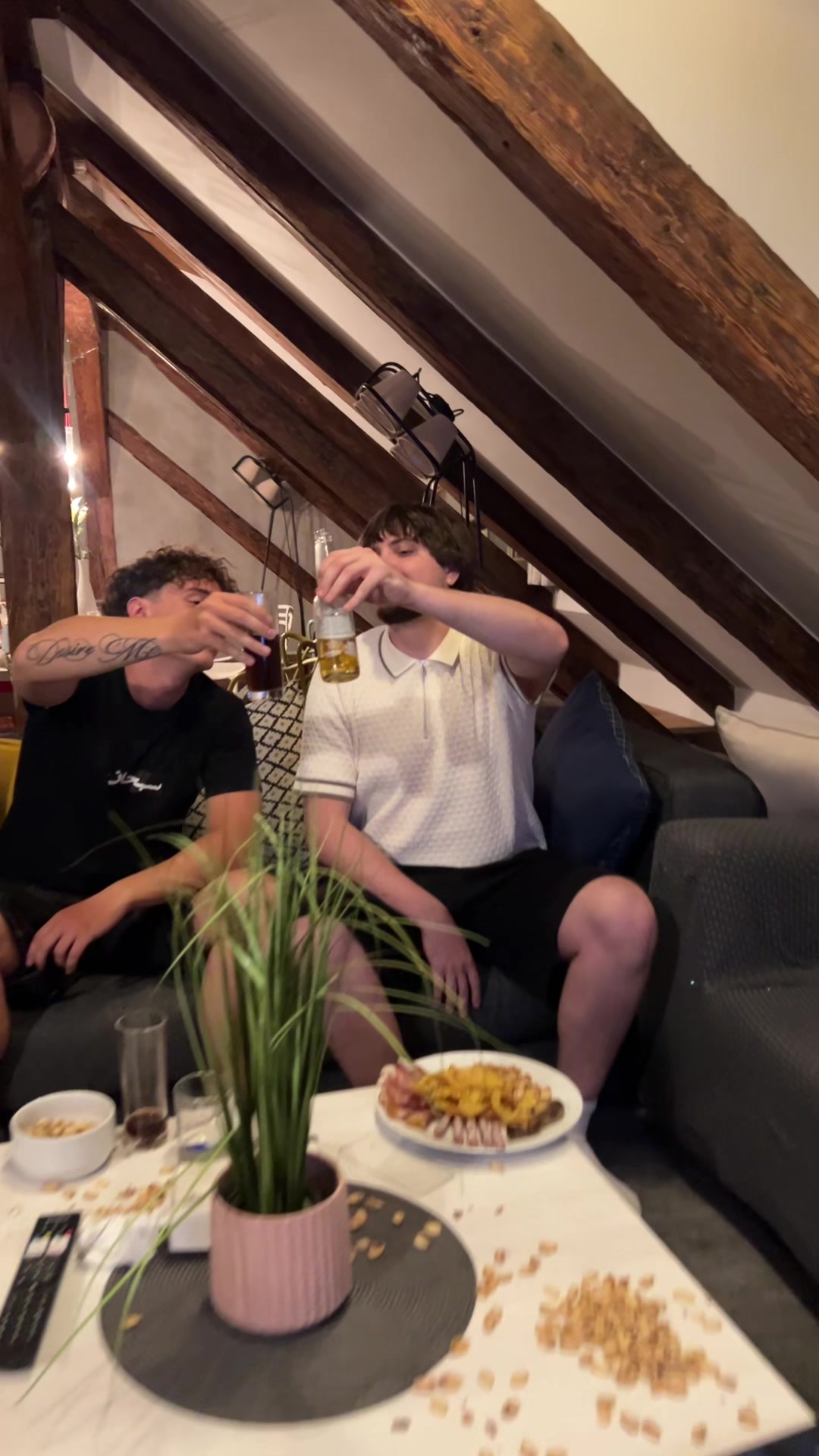 @Sqwimeee