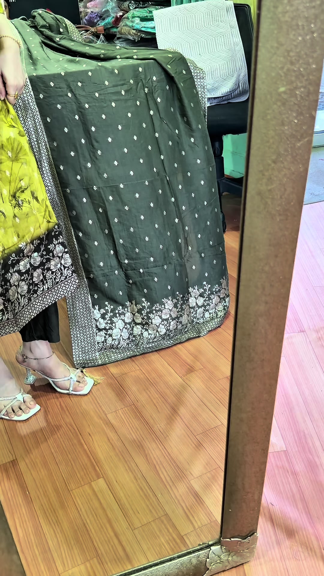 @AashmaCollection123