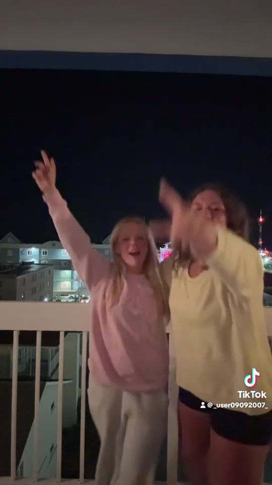 @haileyschwabbb