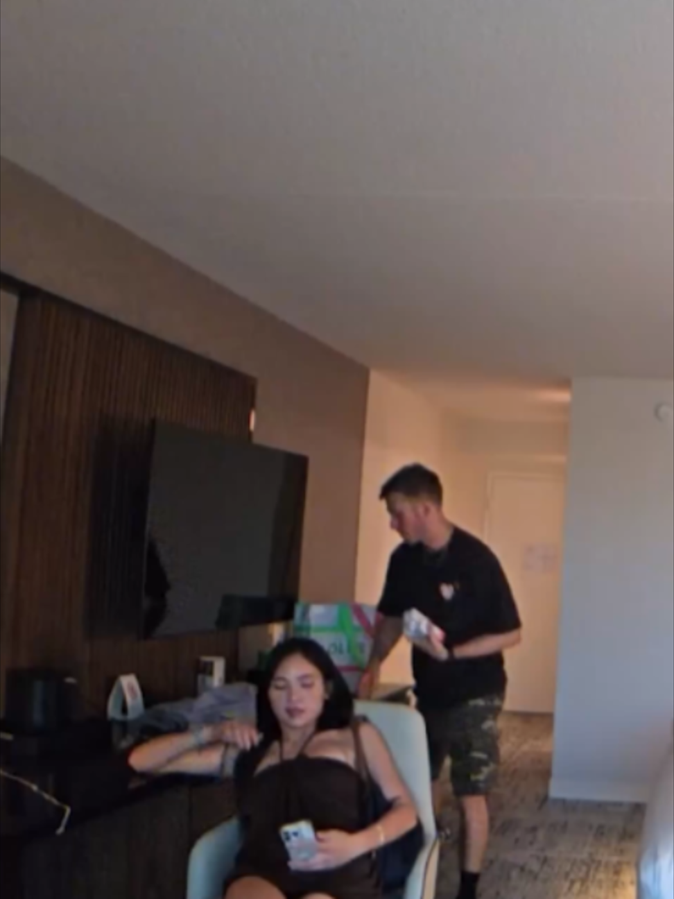 @jakenbakeLIVE