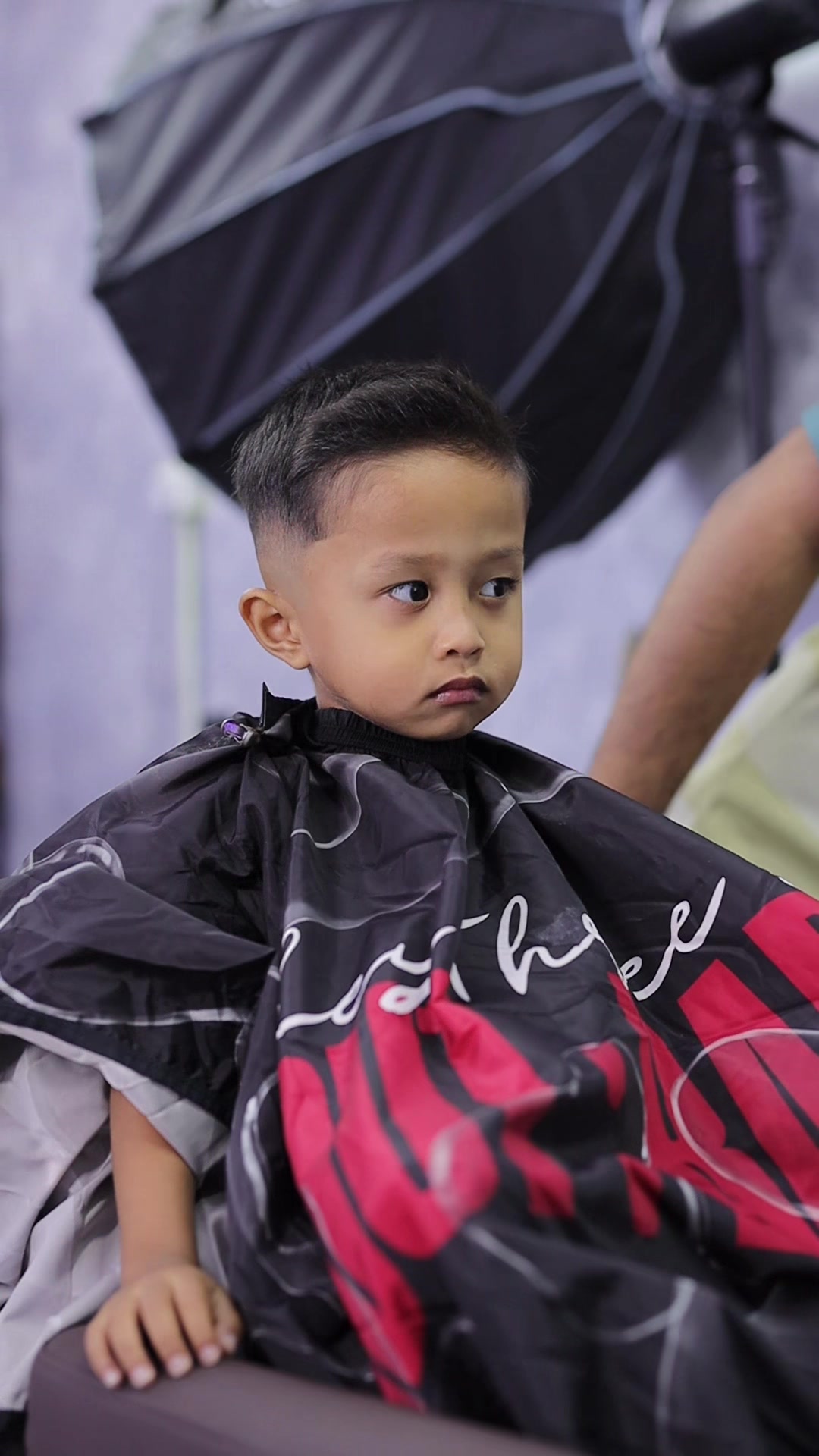 @YUM’S BARBERSHOP