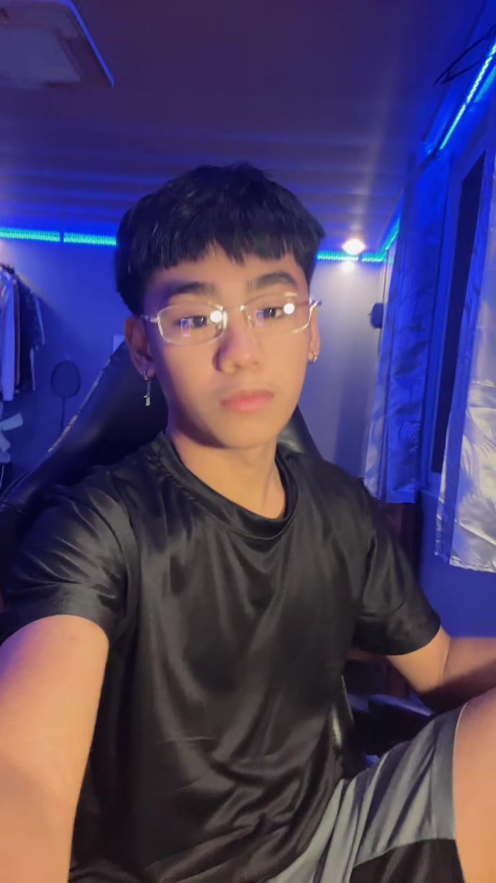 @itszz_yourkurtie