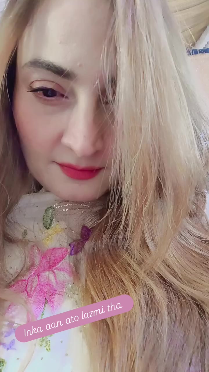 @Hina Khan