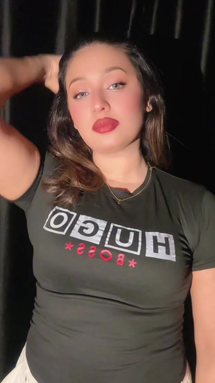 @Sarah Khan 🔥