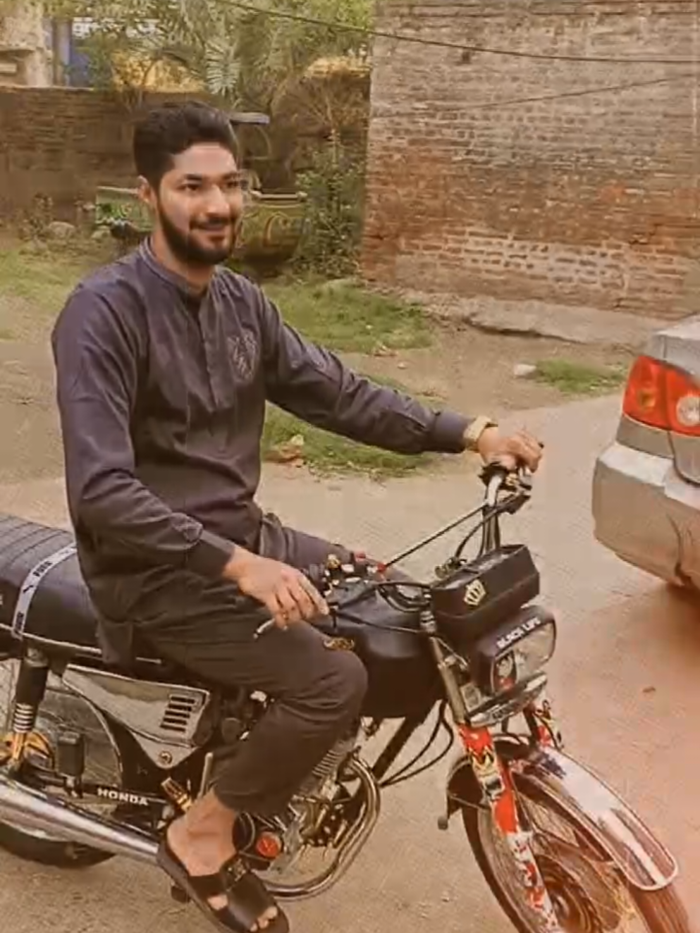 @Shahroz Crazy-Boy