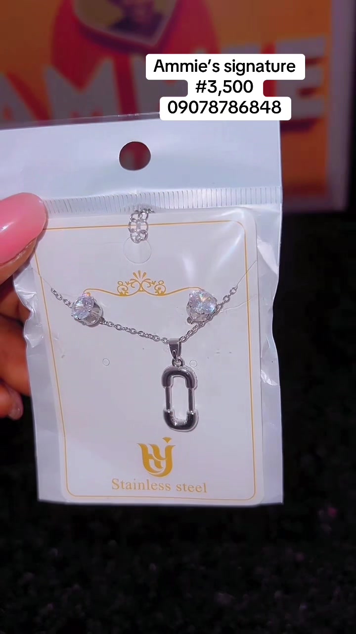 @Ammiesignature jewelry/makeup
