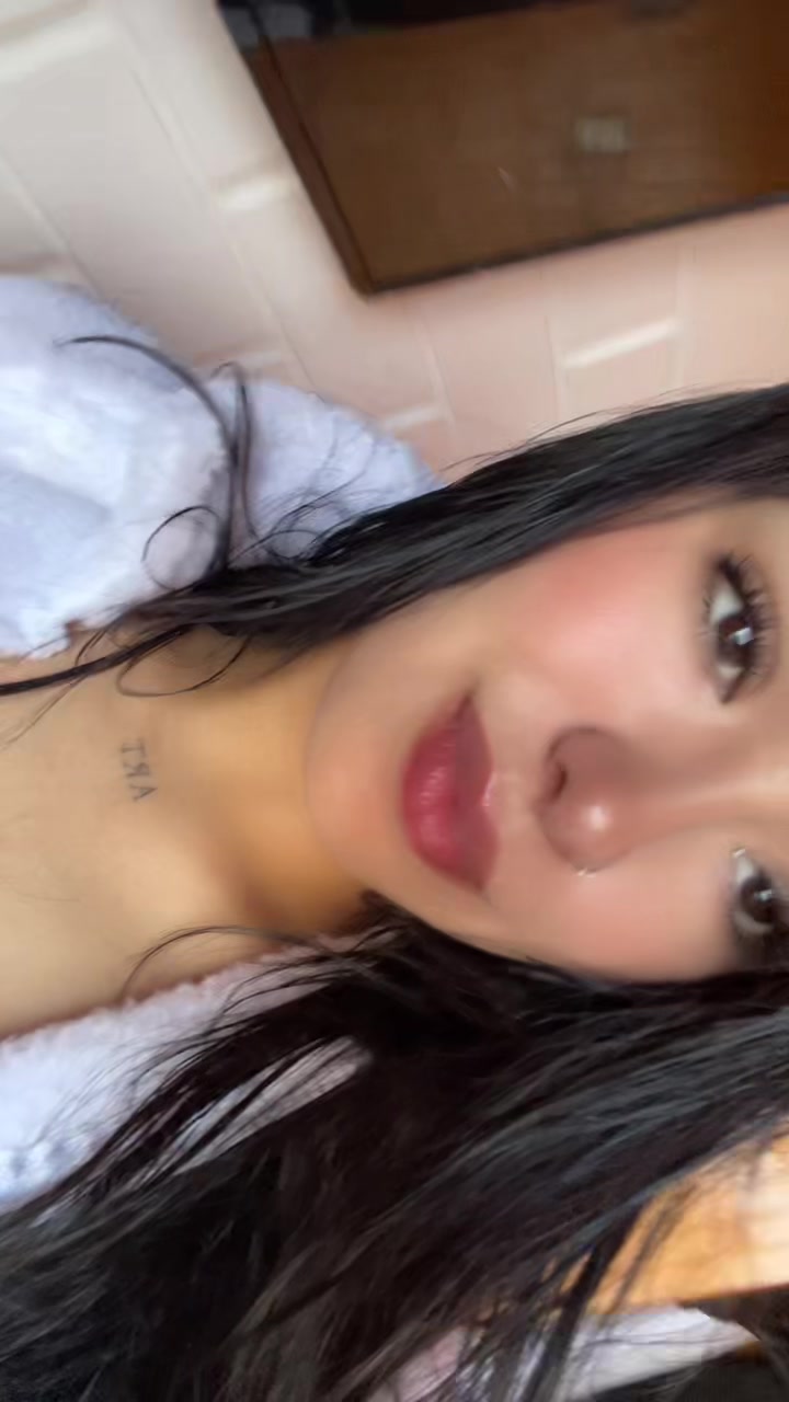 @Shortyblondie_
