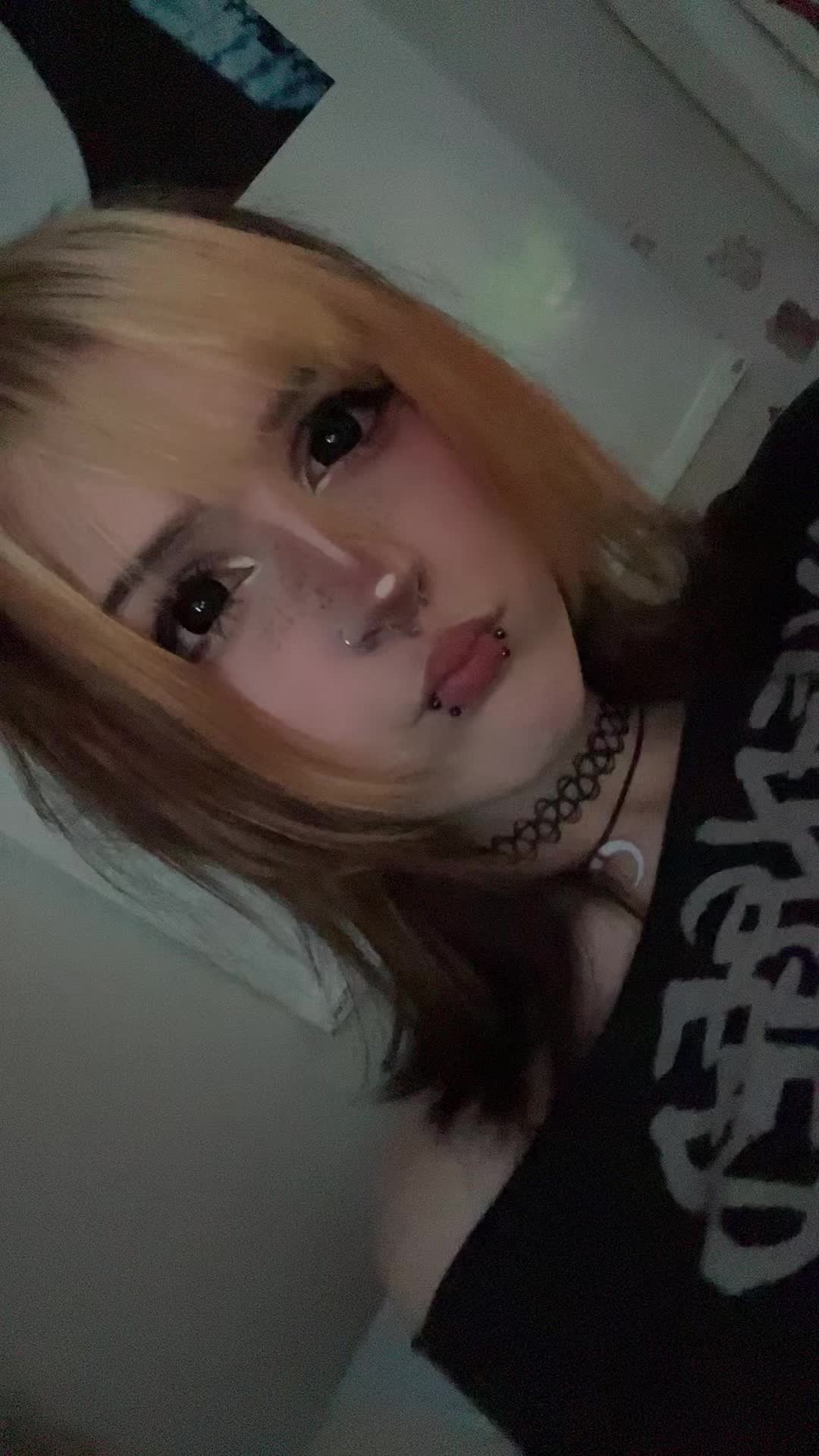 @sav (҂&deg;ロ&deg;)