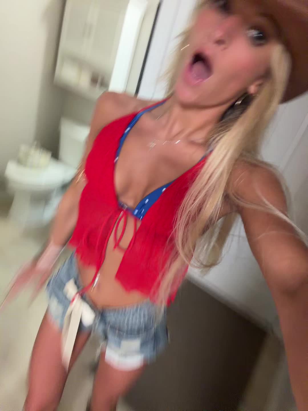 @karlie