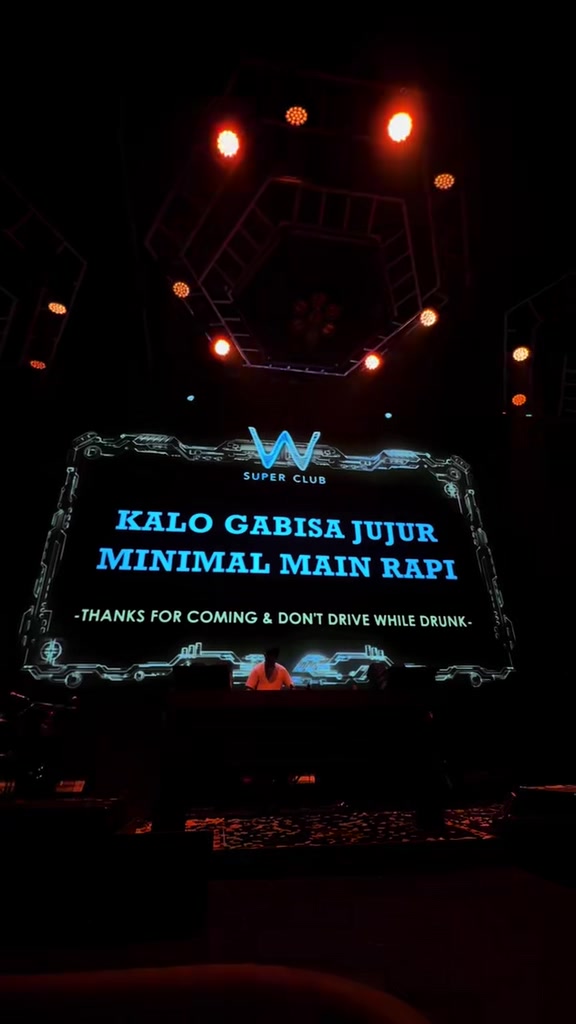 @arekarekWest.party