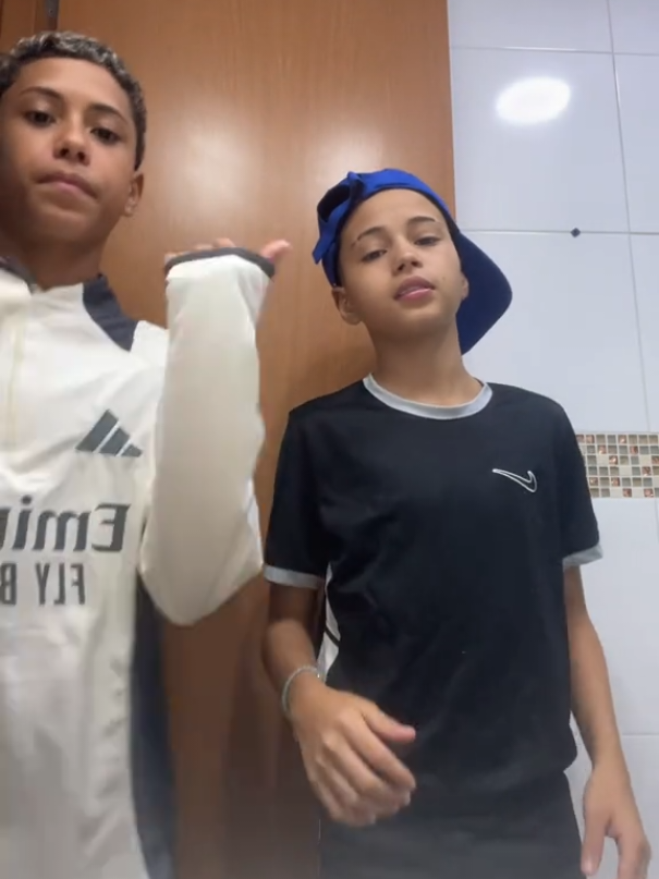 @Os g&ecirc;meos