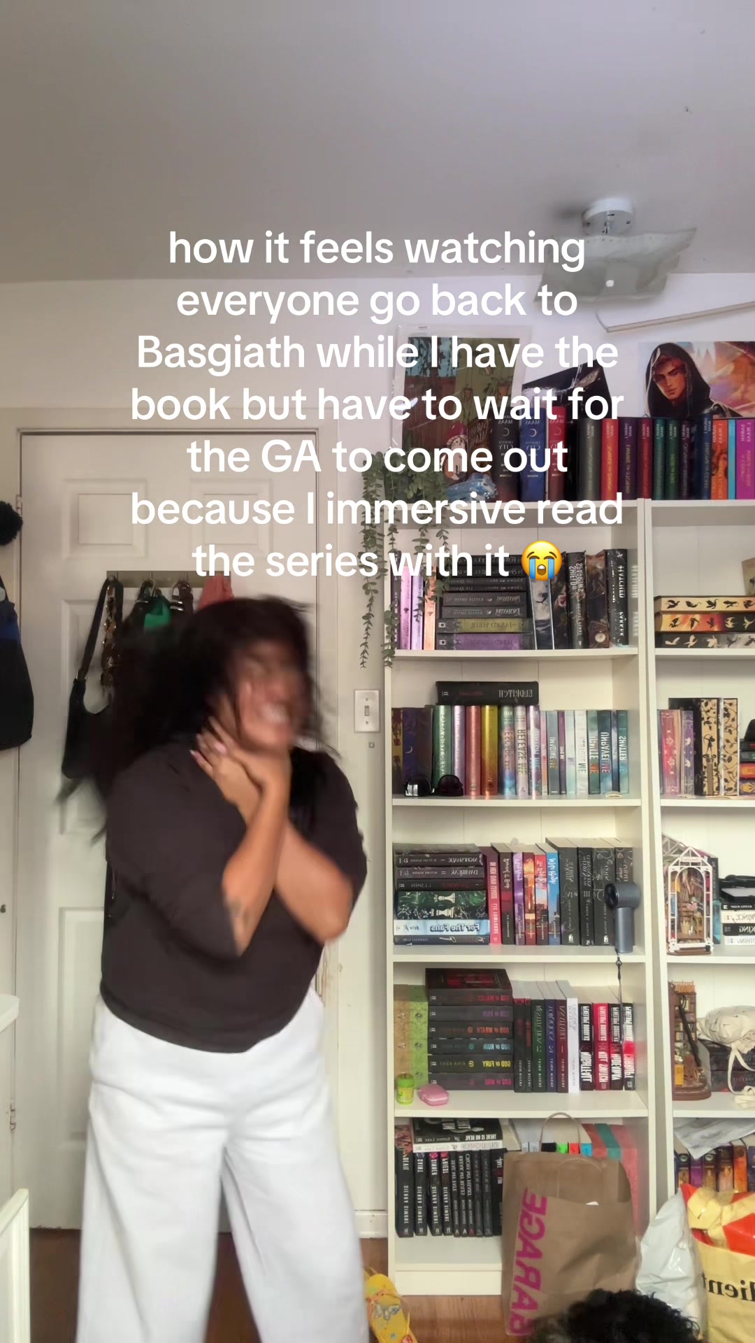 @nikkireadsncries