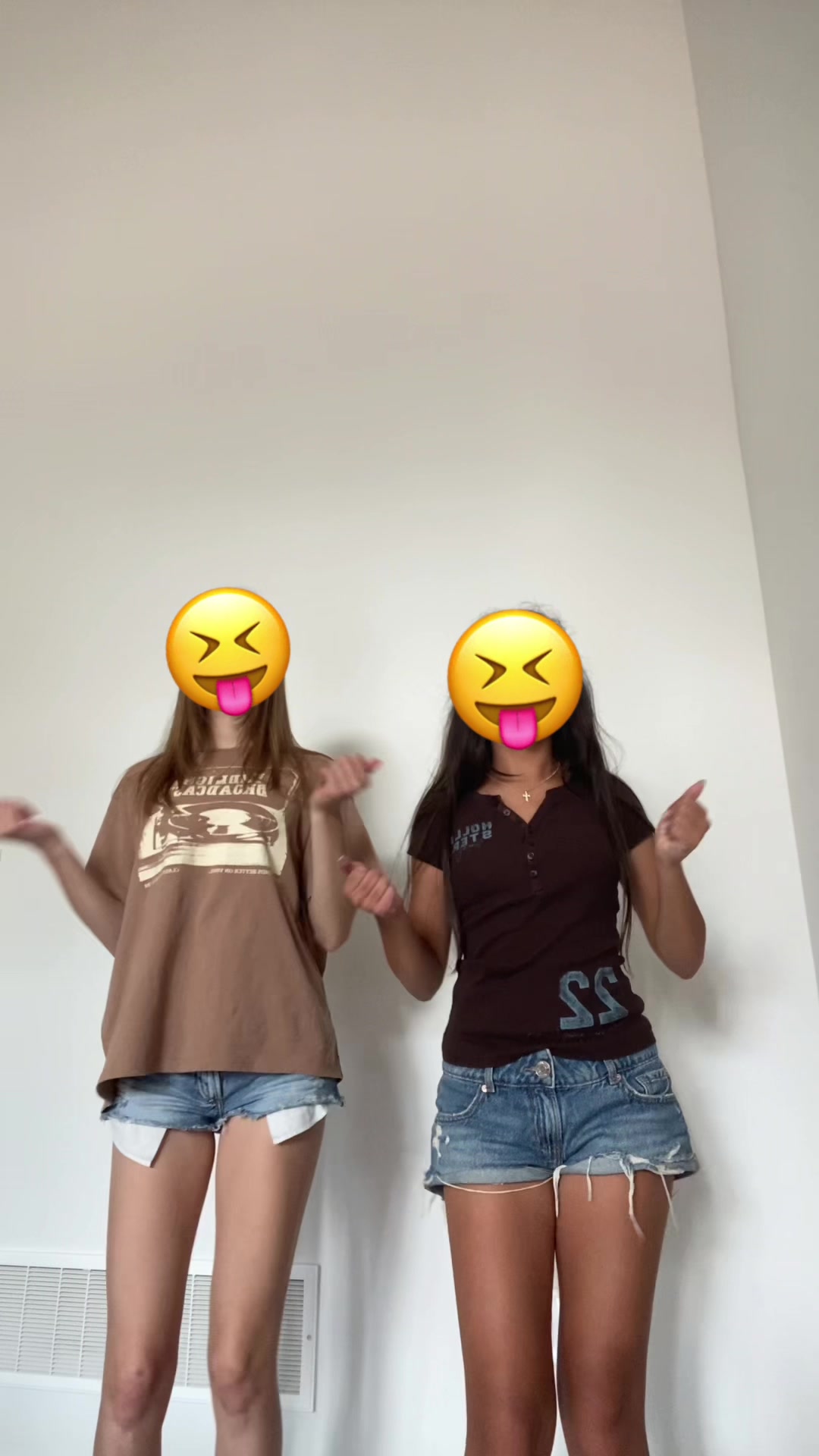 @faceless_twinss