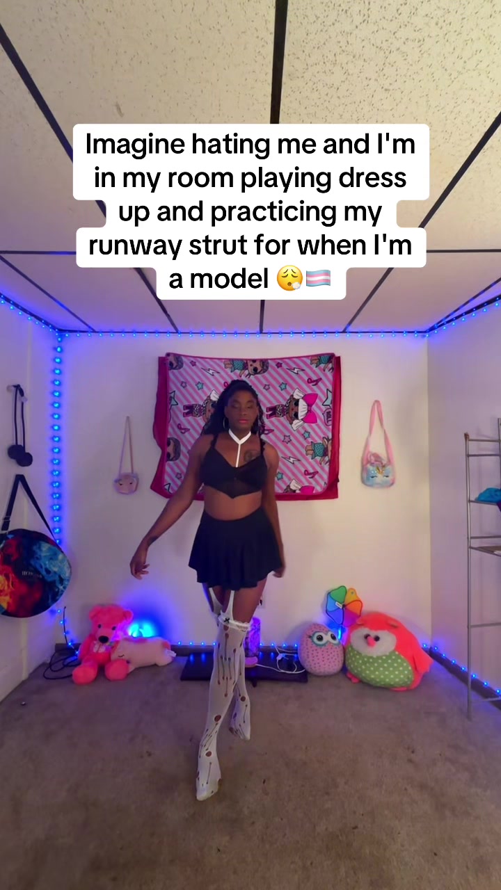 @naomithefemcoach