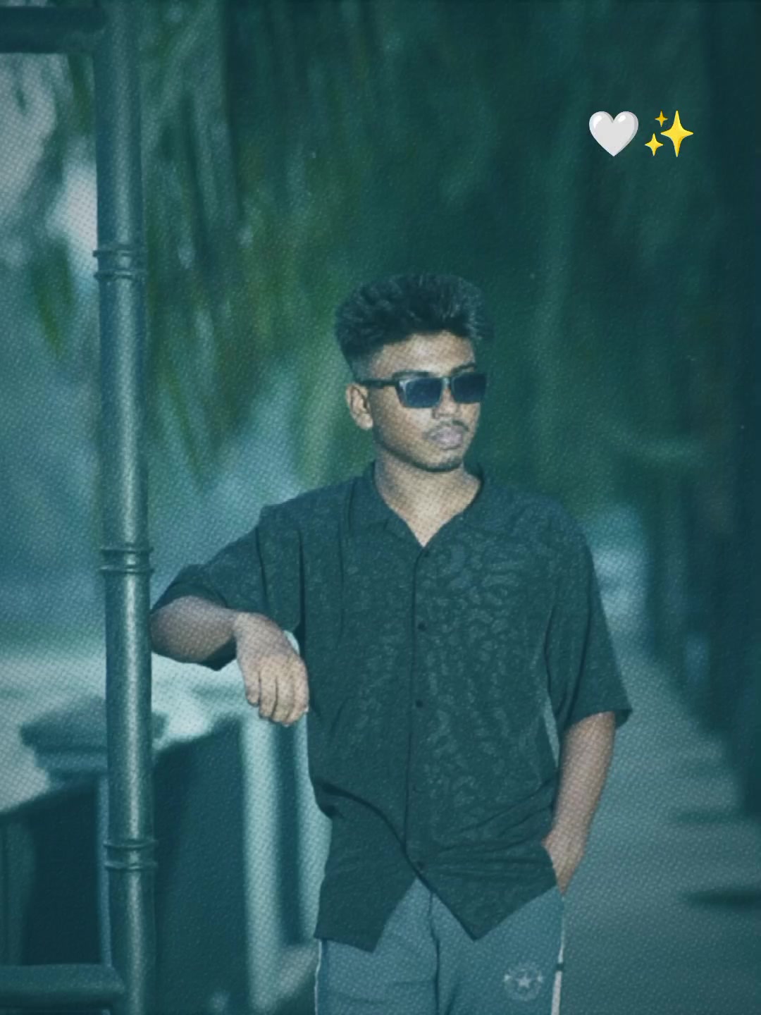 @....S....💟