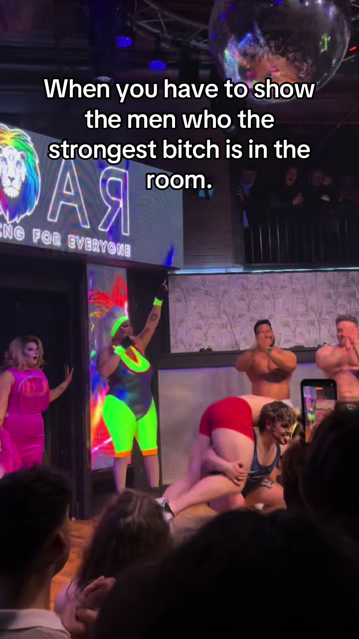 @Lesbian Thor ⚒️🏳️🌈