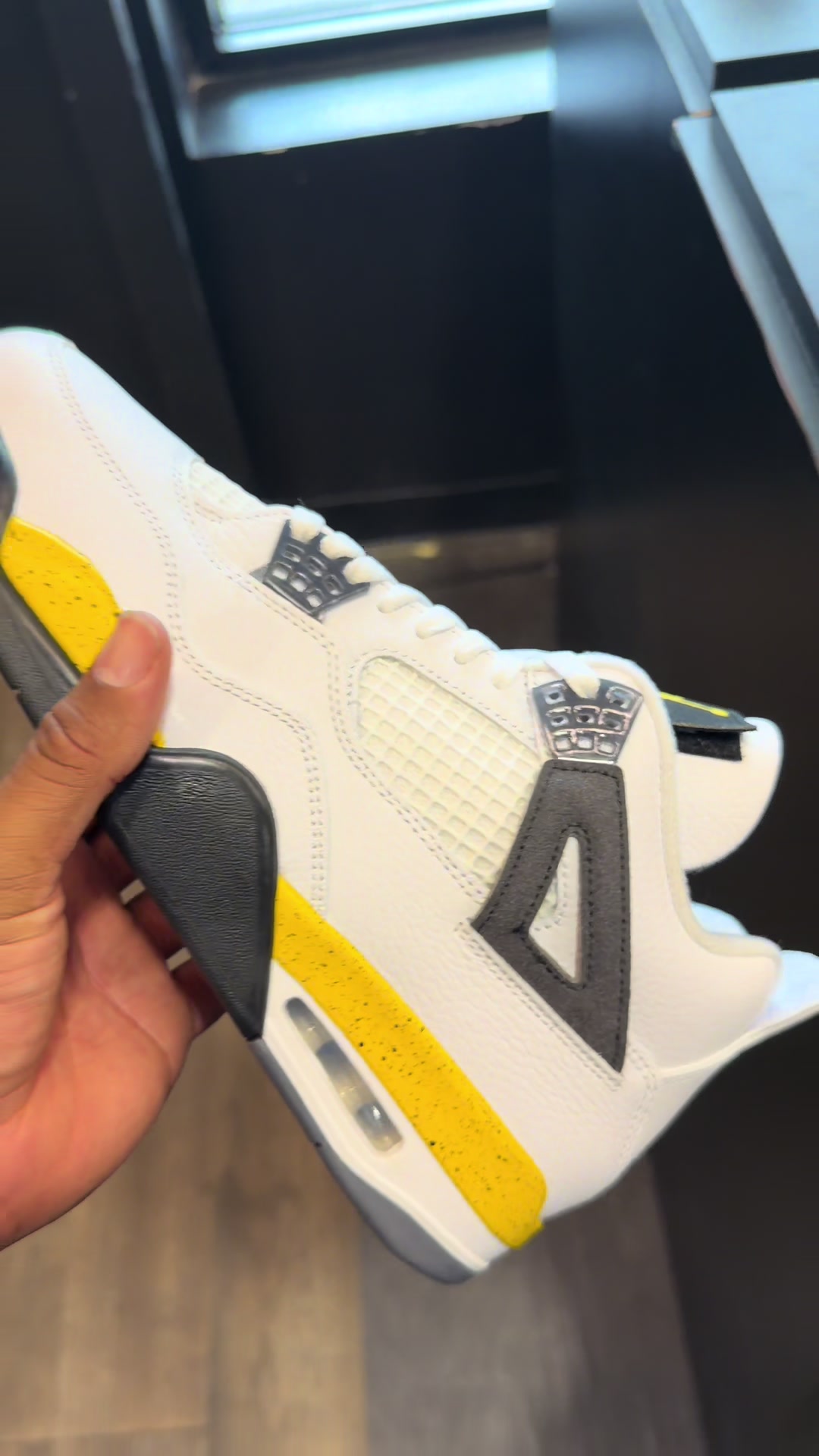 @sneakersundaii