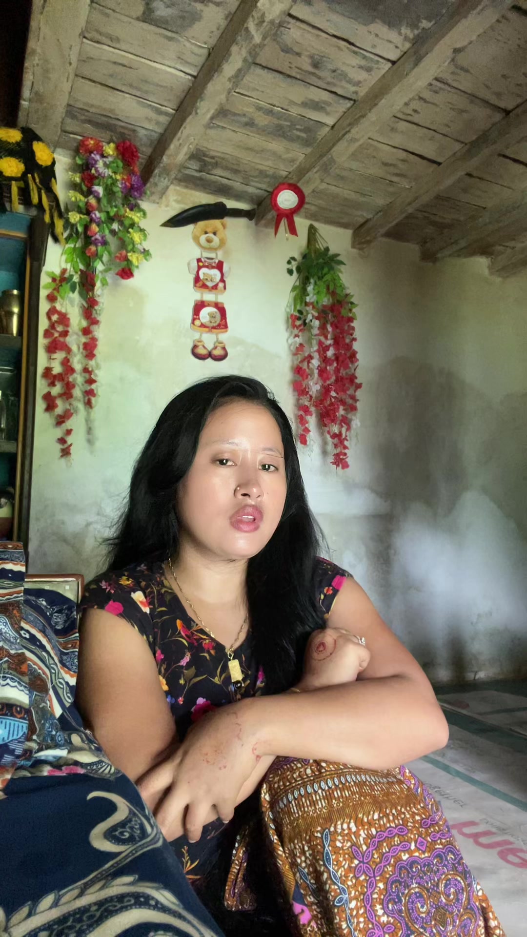 @अस्मि गुरूङ्