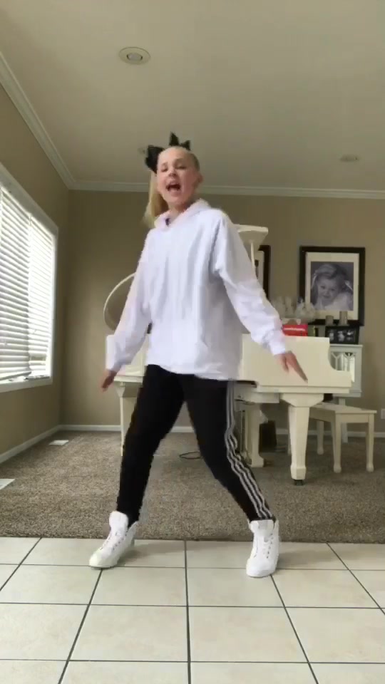 @Musical.ly